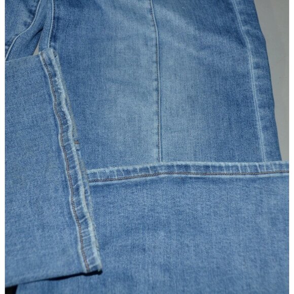 Mica Ladies Light Wash Wide Leg Jeans Size 29 High Rise Stretch Casual Pockets - Picture 8 of 11